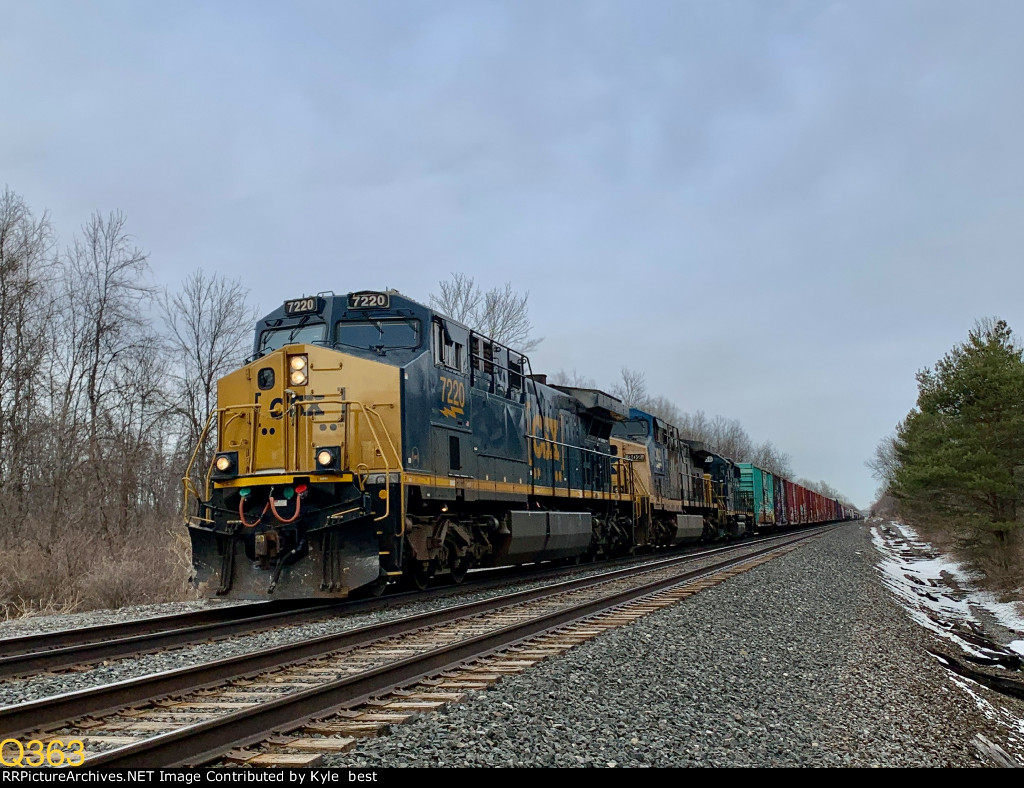 CSX 7220 on Q363